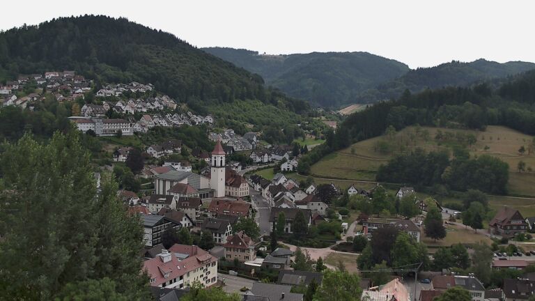 Dieses Bild zeigt eine Webcam-Aufnahme von Ottenhöfen, aufgenommen am Mittwoch, den 15.07.2026 um 14:30 Uhr