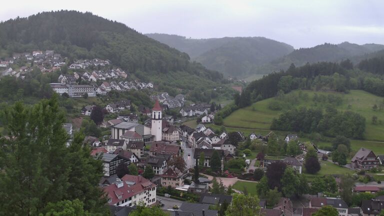 Dieses Bild zeigt eine Webcam-Aufnahme von Ottenhöfen, aufgenommen am Montag, den 18.05.2026 um 06:50 Uhr