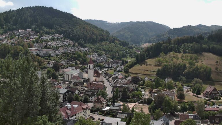 Dieses Bild zeigt eine Webcam-Aufnahme von Ottenhöfen, aufgenommen am Samstag, den 22.08.2026 um 12:50 Uhr