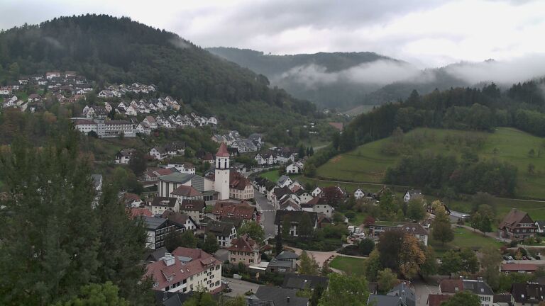 Dieses Bild zeigt eine Webcam-Aufnahme von Ottenhöfen, aufgenommen am Montag, den 19.10.2026 um 10:00 Uhr