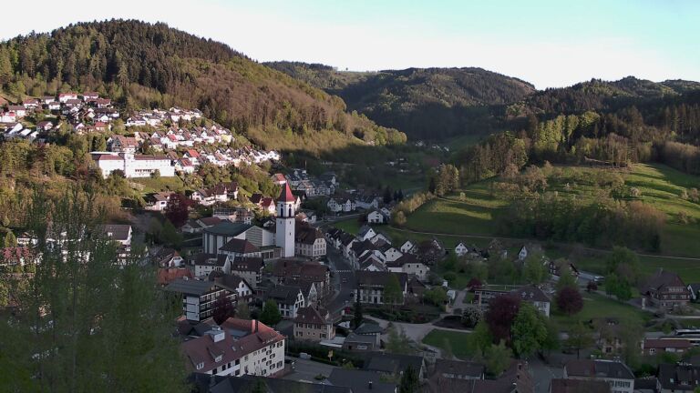 Dieses Bild zeigt eine Webcam-Aufnahme von Ottenhöfen, aufgenommen am Freitag, den 24.04.2026 um 19:40 Uhr