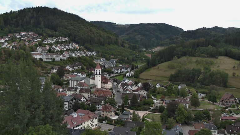 Dieses Bild zeigt eine Webcam-Aufnahme von Ottenhöfen, aufgenommen am Donnerstag, den 03.09.2026 um 16:30 Uhr