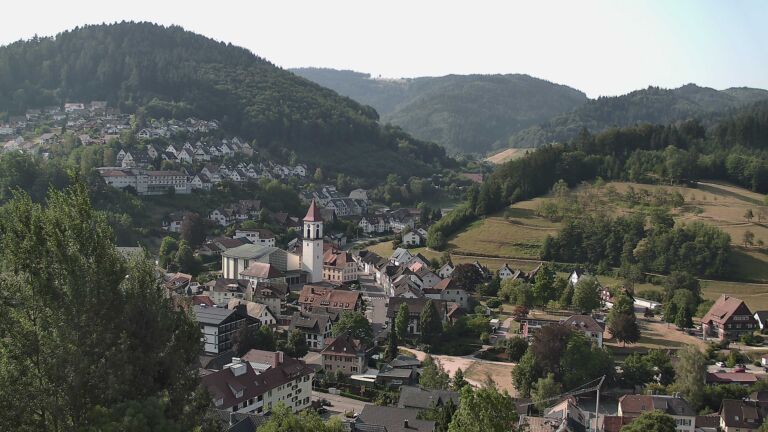 Dieses Bild zeigt eine Webcam-Aufnahme von Ottenhöfen, aufgenommen am Freitag, den 31.07.2026 um 09:30 Uhr