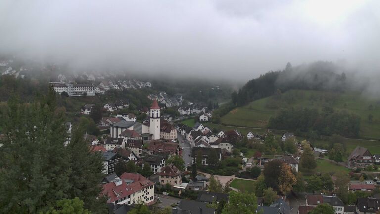 Dieses Bild zeigt eine Webcam-Aufnahme von Ottenhöfen, aufgenommen am Sonntag, den 18.10.2026 um 08:20 Uhr