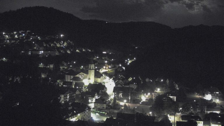 Dieses Bild zeigt eine Webcam-Aufnahme von Ottenhöfen, aufgenommen am Sonntag, den 28.06.2026 um 00:00 Uhr