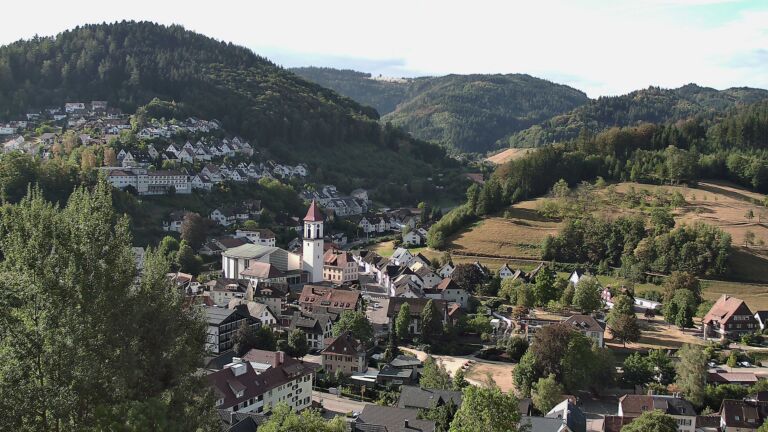 Dieses Bild zeigt eine Webcam-Aufnahme von Ottenhöfen, aufgenommen am Mittwoch, den 19.08.2026 um 09:10 Uhr
