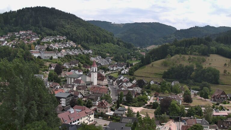 Dieses Bild zeigt eine Webcam-Aufnahme von Ottenhöfen, aufgenommen am Mittwoch, den 15.07.2026 um 15:00 Uhr