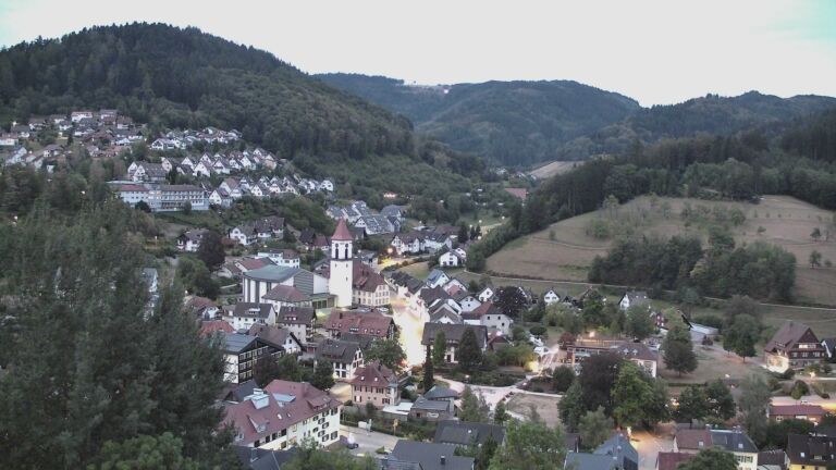 Dieses Bild zeigt eine Webcam-Aufnahme von Ottenhöfen, aufgenommen am Dienstag, den 25.08.2026 um 06:10 Uhr