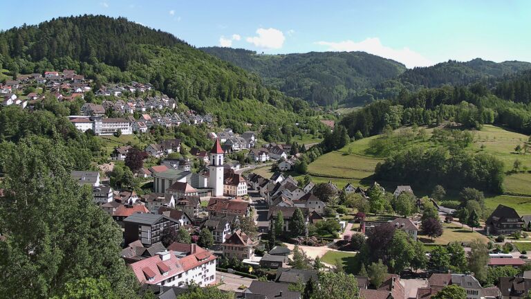 Dieses Bild zeigt eine Webcam-Aufnahme von Ottenhöfen, aufgenommen am Samstag, den 23.05.2026 um 16:20 Uhr