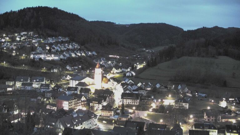 Dieses Bild zeigt eine Webcam-Aufnahme von Ottenhöfen, aufgenommen am Mittwoch, den 18.02.2026 um 18:20 Uhr