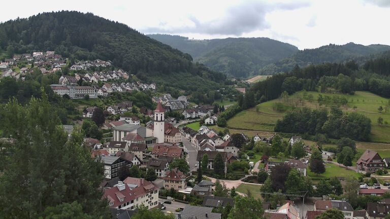 Dieses Bild zeigt eine Webcam-Aufnahme von Ottenhöfen, aufgenommen am Mittwoch, den 01.07.2026 um 11:30 Uhr