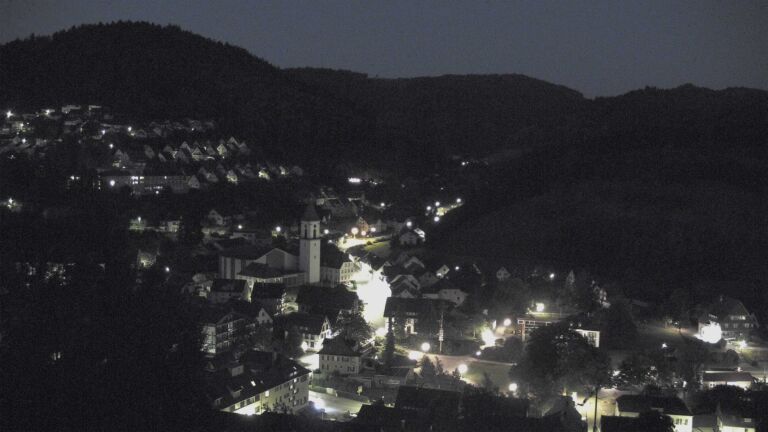 Dieses Bild zeigt eine Webcam-Aufnahme von Ottenhöfen, aufgenommen am Donnerstag, den 25.06.2026 um 04:00 Uhr