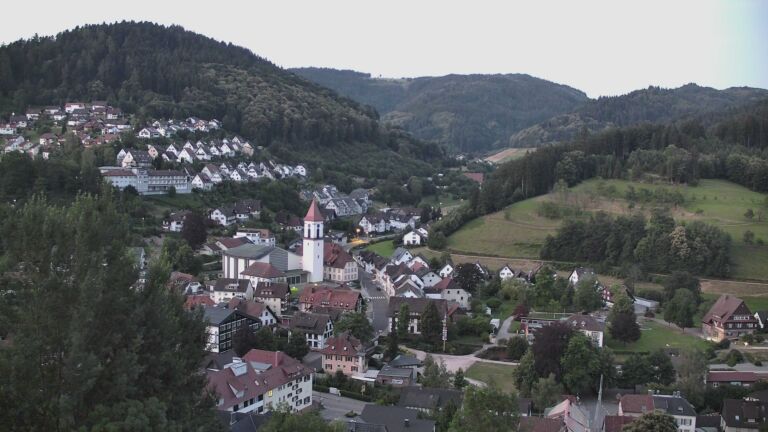 Dieses Bild zeigt eine Webcam-Aufnahme von Ottenhöfen, aufgenommen am Sonntag, den 28.06.2026 um 05:00 Uhr
