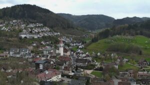 Dieses Bild zeigt eine Webcam-Aufnahme von Ottenhöfen, aufgenommen am Freitag, den 10.04.2026 um 17:00 Uhr