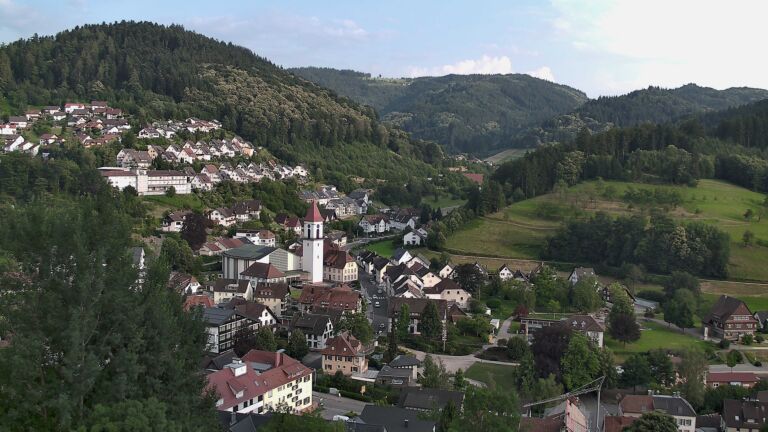 Dieses Bild zeigt eine Webcam-Aufnahme von Ottenhöfen, aufgenommen am Freitag, den 26.06.2026 um 19:50 Uhr