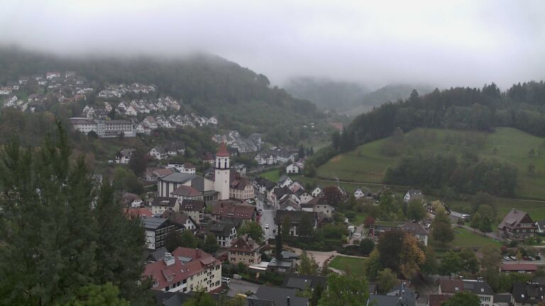Dieses Bild zeigt eine Webcam-Aufnahme von Ottenhöfen, aufgenommen am Samstag, den 17.10.2026 um 10:00 Uhr