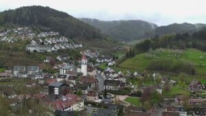 Dieses Bild zeigt eine Webcam-Aufnahme von Ottenhöfen, aufgenommen am Sonntag, den 12.04.2026 um 13:10 Uhr