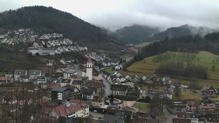 Dieses Bild zeigt eine Webcam-Aufnahme von Ottenhöfen, aufgenommen am Donnerstag, den 29.01.2026 um 13:40 Uhr