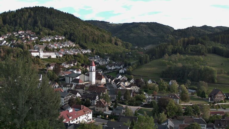 Dieses Bild zeigt eine Webcam-Aufnahme von Ottenhöfen, aufgenommen am Samstag, den 12.09.2026 um 18:40 Uhr