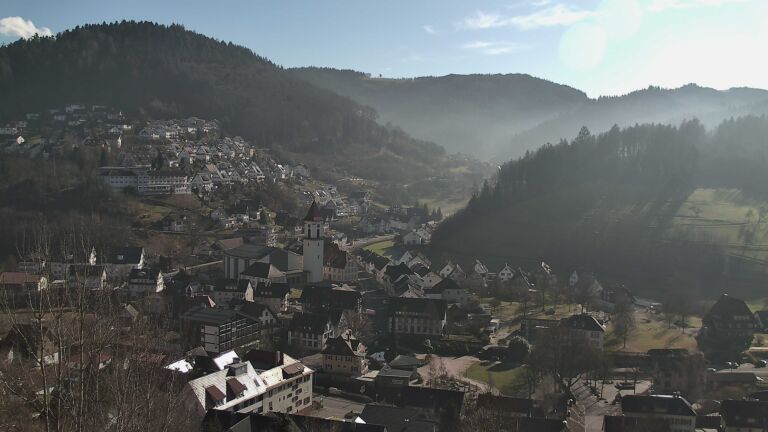 Dieses Bild zeigt eine Webcam-Aufnahme von Ottenhöfen, aufgenommen am Donnerstag, den 05.02.2026 um 13:50 Uhr