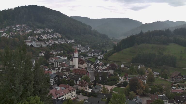 Dieses Bild zeigt eine Webcam-Aufnahme von Ottenhöfen, aufgenommen am Dienstag, den 20.10.2026 um 13:20 Uhr