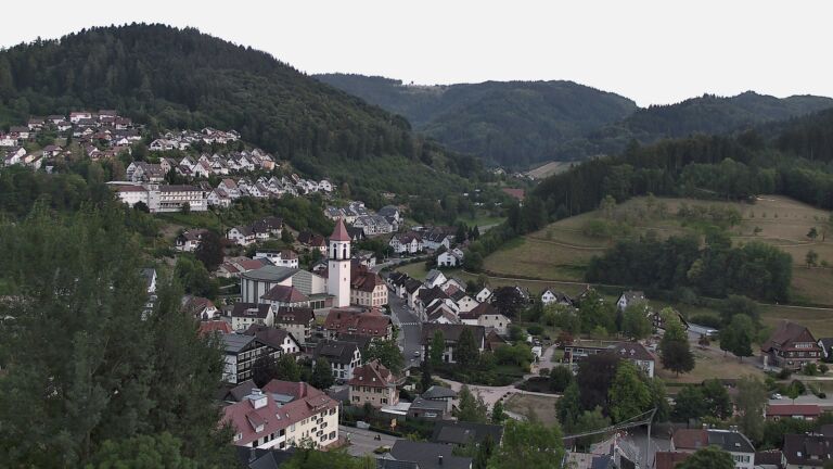 Dieses Bild zeigt eine Webcam-Aufnahme von Ottenhöfen, aufgenommen am Montag, den 03.08.2026 um 20:30 Uhr