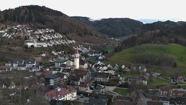 Dieses Bild zeigt eine Webcam-Aufnahme von Ottenhöfen, aufgenommen am Mittwoch, den 01.04.2026 um 20:00 Uhr