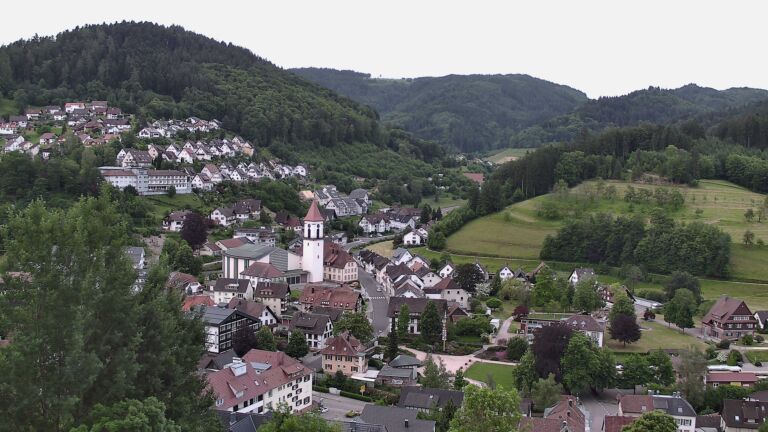 Dieses Bild zeigt eine Webcam-Aufnahme von Ottenhöfen, aufgenommen am Samstag, den 30.05.2026 um 06:10 Uhr