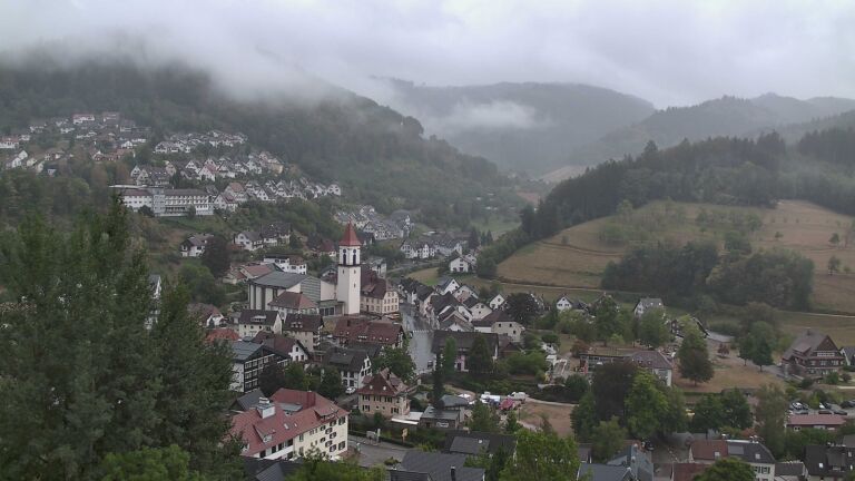 Dieses Bild zeigt eine Webcam-Aufnahme von Ottenhöfen, aufgenommen am Freitag, den 21.08.2026 um 19:10 Uhr