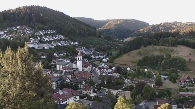 Dieses Bild zeigt eine Webcam-Aufnahme von Ottenhöfen, aufgenommen am Freitag, den 14.08.2026 um 07:20 Uhr