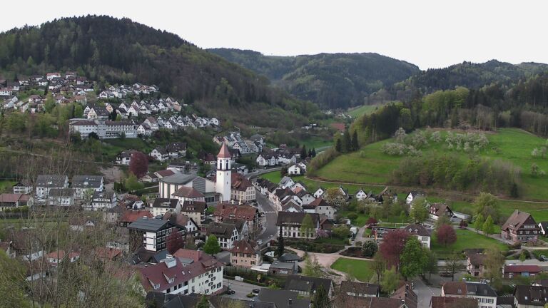 Dieses Bild zeigt eine Webcam-Aufnahme von Ottenhöfen, aufgenommen am Samstag, den 18.04.2026 um 06:50 Uhr