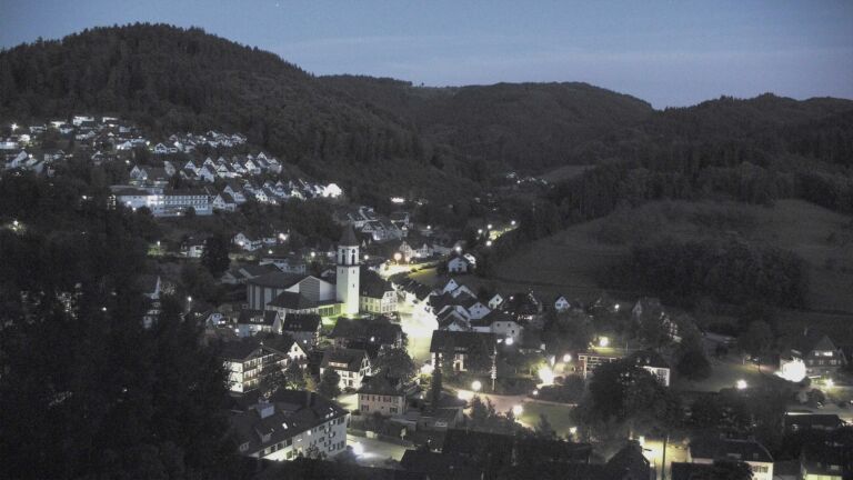 Dieses Bild zeigt eine Webcam-Aufnahme von Ottenhöfen, aufgenommen am Samstag, den 13.06.2026 um 22:30 Uhr