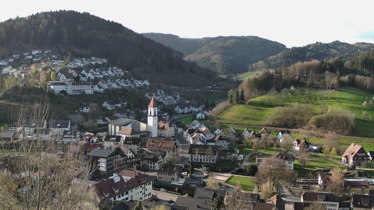 Dieses Bild zeigt eine Webcam-Aufnahme von Ottenhöfen, aufgenommen am Montag, den 06.04.2026 um 08:30 Uhr