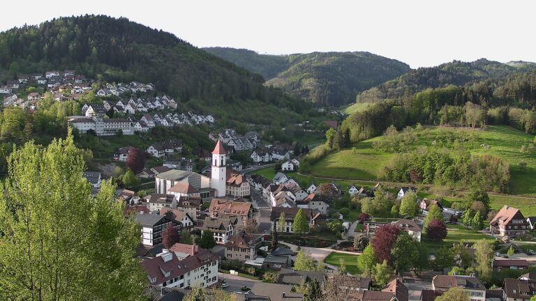 Dieses Bild zeigt eine Webcam-Aufnahme von Ottenhöfen, aufgenommen am Dienstag, den 28.04.2026 um 07:30 Uhr
