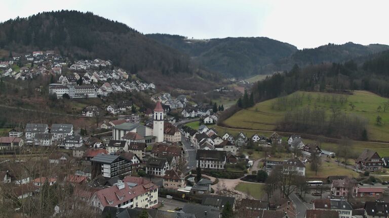 Dieses Bild zeigt eine Webcam-Aufnahme von Ottenhöfen, aufgenommen am Dienstag, den 27.01.2026 um 15:00 Uhr