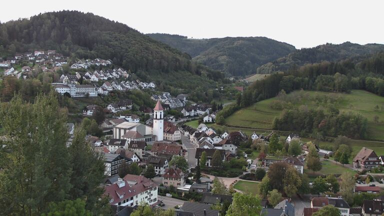 Dieses Bild zeigt eine Webcam-Aufnahme von Ottenhöfen, aufgenommen am Montag, den 12.10.2026 um 08:30 Uhr