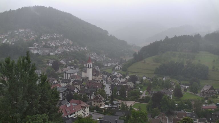 Dieses Bild zeigt eine Webcam-Aufnahme von Ottenhöfen, aufgenommen am Freitag, den 12.06.2026 um 07:20 Uhr