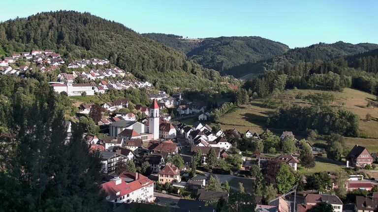 Dieses Bild zeigt eine Webcam-Aufnahme von Ottenhöfen, aufgenommen am Donnerstag, den 09.07.2026 um 19:50 Uhr