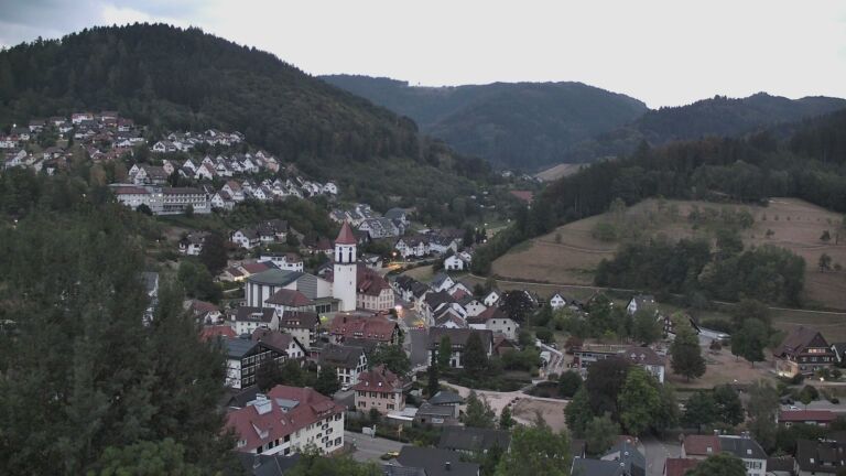 Dieses Bild zeigt eine Webcam-Aufnahme von Ottenhöfen, aufgenommen am Montag, den 17.08.2026 um 20:50 Uhr