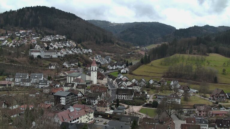 Dieses Bild zeigt eine Webcam-Aufnahme von Ottenhöfen, aufgenommen am Sonntag, den 15.02.2026 um 14:00 Uhr