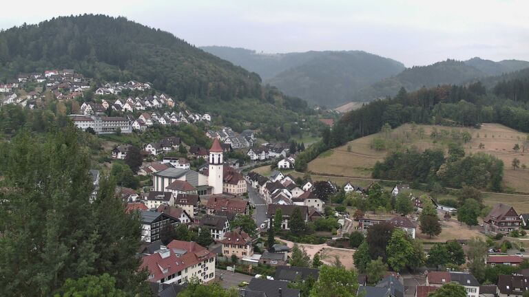 Dieses Bild zeigt eine Webcam-Aufnahme von Ottenhöfen, aufgenommen am Montag, den 17.08.2026 um 10:40 Uhr