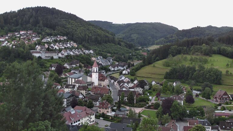 Dieses Bild zeigt eine Webcam-Aufnahme von Ottenhöfen, aufgenommen am Samstag, den 06.06.2026 um 05:30 Uhr