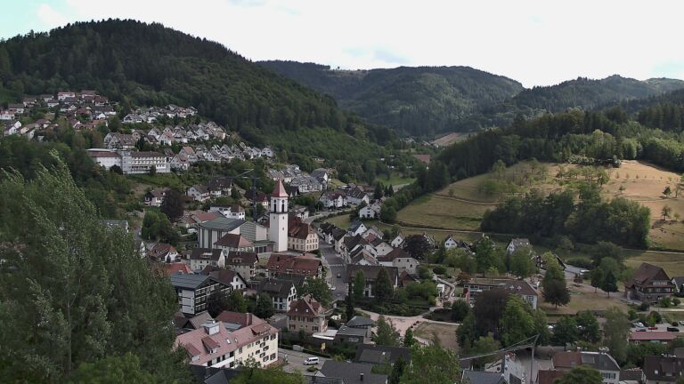 Dieses Bild zeigt eine Webcam-Aufnahme von Ottenhöfen, aufgenommen am Mittwoch, den 05.08.2026 um 15:30 Uhr