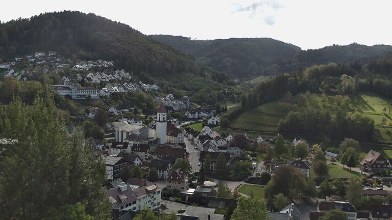 Dieses Bild zeigt eine Webcam-Aufnahme von Ottenhöfen, aufgenommen am Montag, den 12.10.2026 um 12:20 Uhr