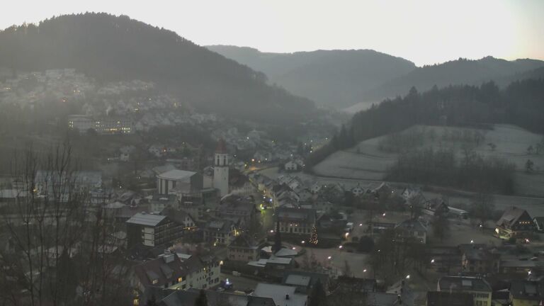 Dieses Bild zeigt eine Webcam-Aufnahme von Ottenhöfen, aufgenommen am Samstag, den 27.12.2025 um 07:50 Uhr