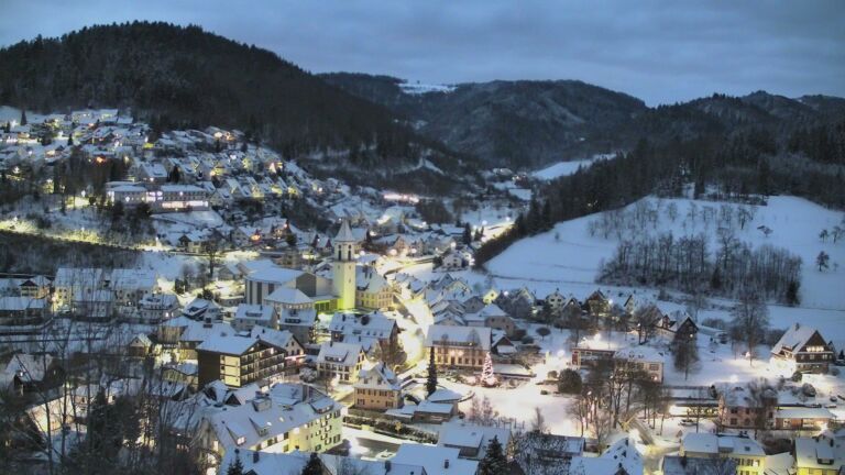 Dieses Bild zeigt eine Webcam-Aufnahme von Ottenhöfen, aufgenommen am Sonntag, den 04.01.2026 um 07:40 Uhr