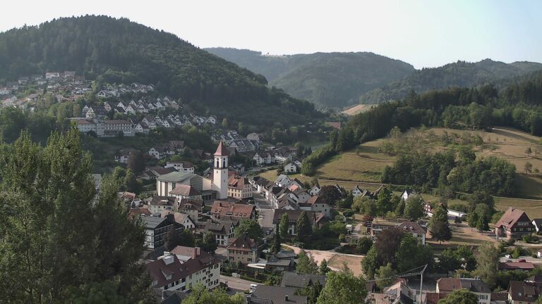 Dieses Bild zeigt eine Webcam-Aufnahme von Ottenhöfen, aufgenommen am Freitag, den 31.07.2026 um 09:10 Uhr