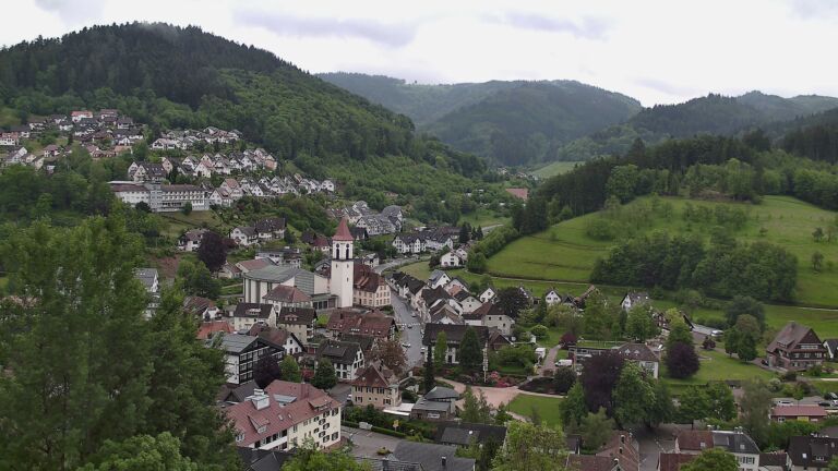 Dieses Bild zeigt eine Webcam-Aufnahme von Ottenhöfen, aufgenommen am Samstag, den 16.05.2026 um 10:10 Uhr
