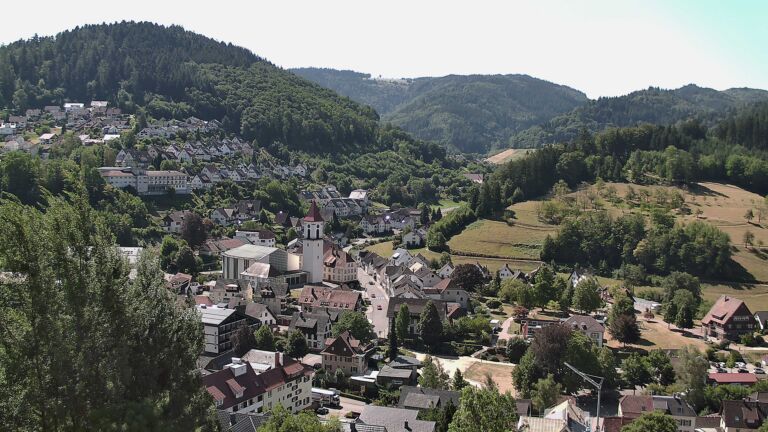 Dieses Bild zeigt eine Webcam-Aufnahme von Ottenhöfen, aufgenommen am Dienstag, den 28.07.2026 um 11:20 Uhr