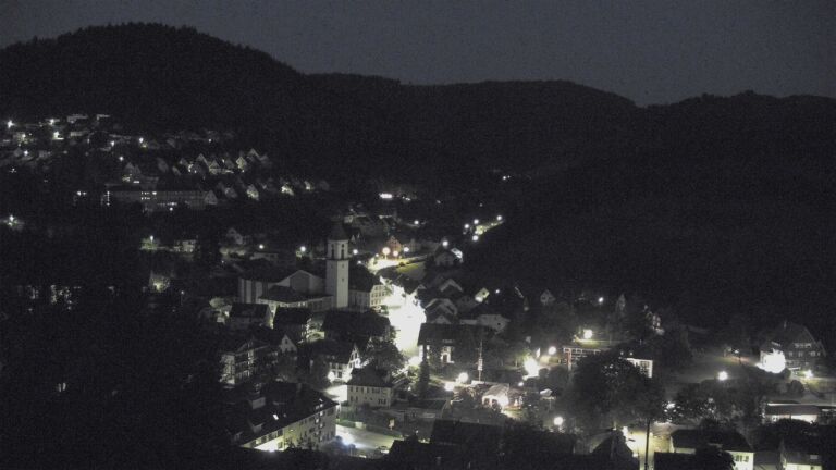 Dieses Bild zeigt eine Webcam-Aufnahme von Ottenhöfen, aufgenommen am Montag, den 22.06.2026 um 04:00 Uhr